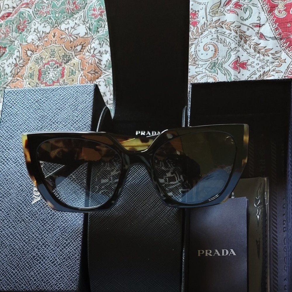 PRADA SUNGLASSES - Picture 3 of 10